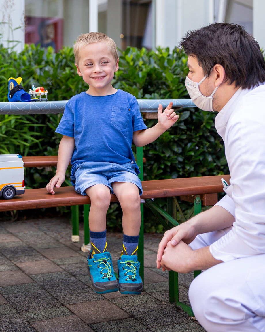 Infantile Zerebralparese: Behandlung mit Orthesen